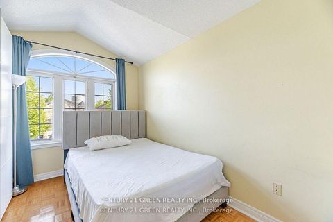 Photo 28 at 18 Fiddlehead Terrace, Malvern, Toronto