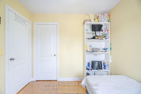 Photo 33 at 18 Fiddlehead Terrace, Malvern, Toronto