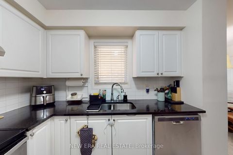 Photo 13 at 33 Sergio Marchi Street, CFB, Toronto