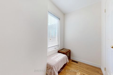 Photo 34 at 33 Sergio Marchi Street, CFB, Toronto