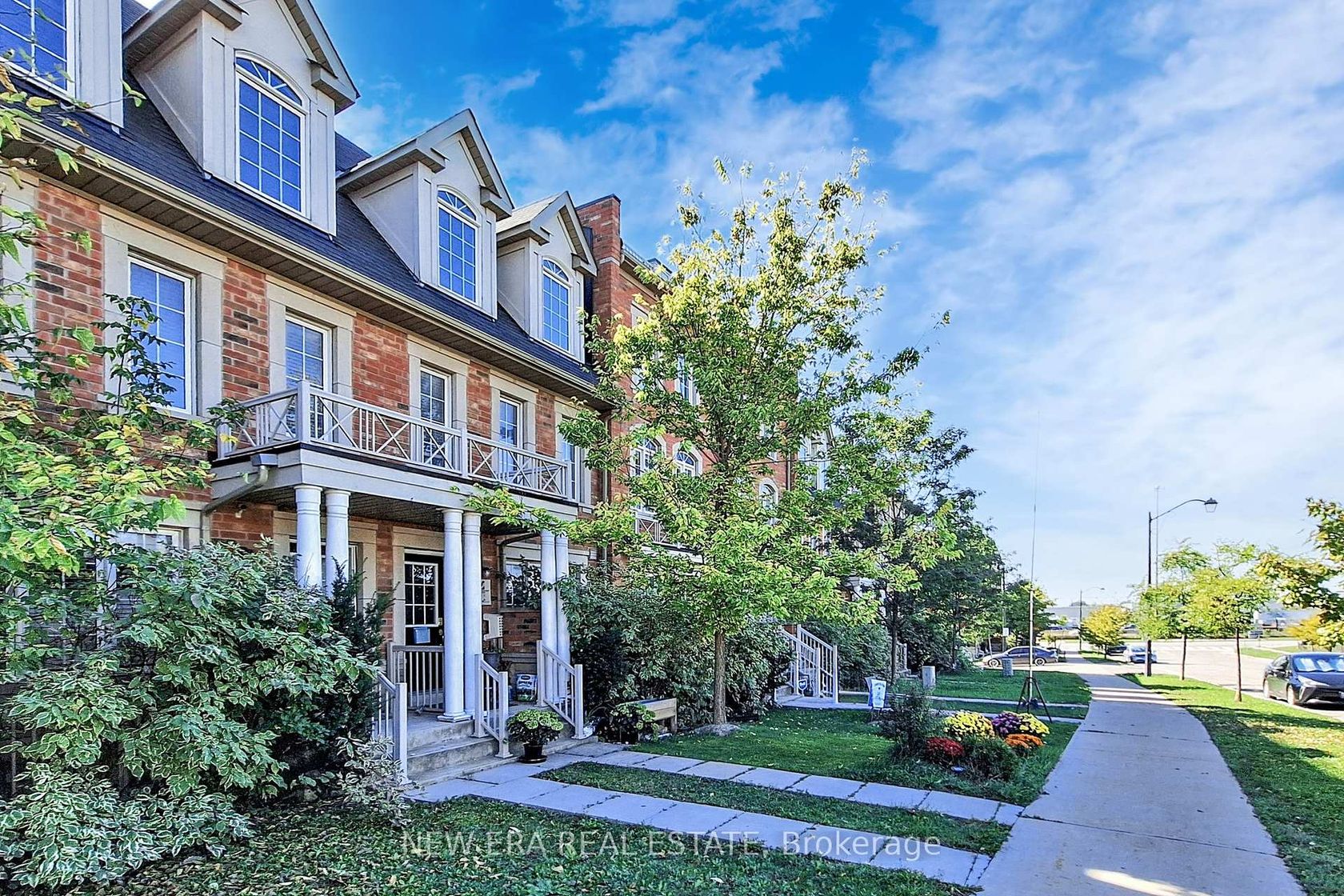 33 Sergio Marchi Street, CFB, Toronto 