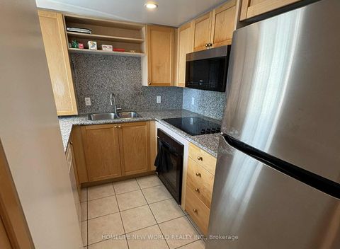 Photo 4 at 3112 - 8 Park Road, Moore Park, Toronto