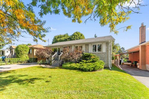 Photo 2 at 7 Mcmanus Road, The Westway, Toronto