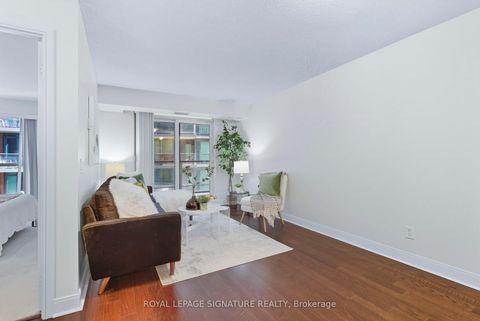 Photo 11 at 801 - 1 Scott Street, Waterfront Communities C8, Toronto
