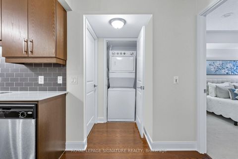 Photo 32 at 801 - 1 Scott Street, Waterfront Communities C8, Toronto