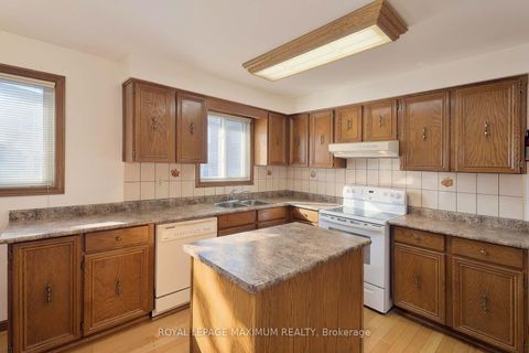 Photo 11 at 42 Kaiser Drive, West Woodbridge, Vaughan