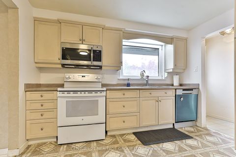 Photo 8 at 67 Devins Drive, Aurora Heights, Aurora