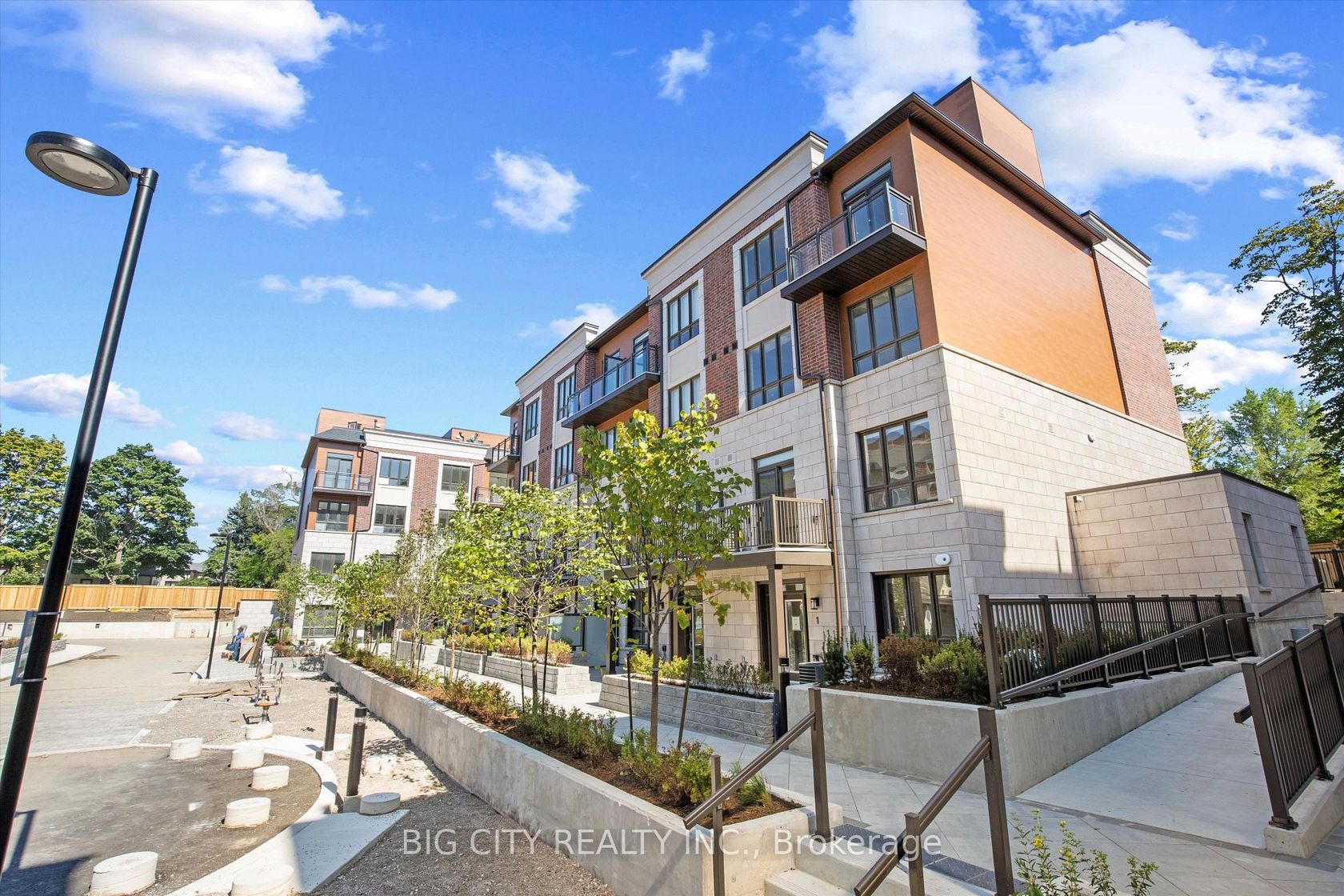 2 - 4025 Hickory Drive, Rathwood, Mississauga 