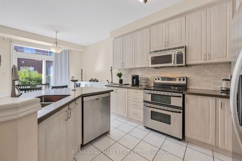 Photo 13 at 60 Cider Crescent, Oak Ridges, Richmond Hill