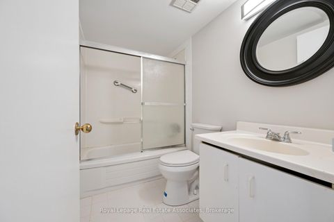 Photo 11 at 1004 - 260 Queens Quay W, Waterfront Communities C1, Toronto
