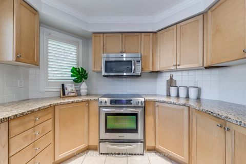 Photo 11 at 2491 Logan Avenue, RO River Oaks, Oakville