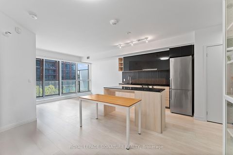 Photo 4 at 452 - 31 Tippett Road, Clanton Park, Toronto