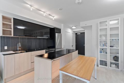 Photo 7 at 452 - 31 Tippett Road, Clanton Park, Toronto