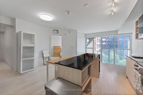 Photo 10 at 452 - 31 Tippett Road, Clanton Park, Toronto