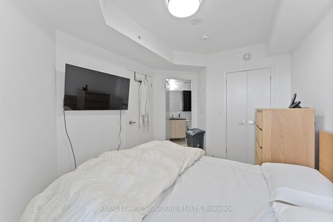 Photo 14 at 452 - 31 Tippett Road, Clanton Park, Toronto