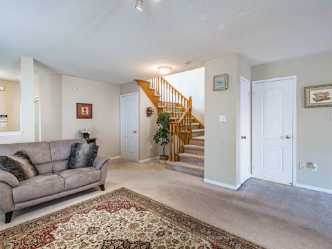 Photo 9 at 57 Kalmar Crescent, Oak Ridges, Richmond Hill Photo 9 at 57 Kalmar Crescent, Oak Ridges, Richmond Hill