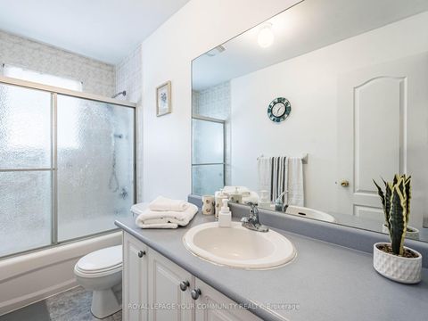 Photo 23 at 57 Kalmar Crescent, Oak Ridges, Richmond Hill Photo 23 at 57 Kalmar Crescent, Oak Ridges, Richmond Hill