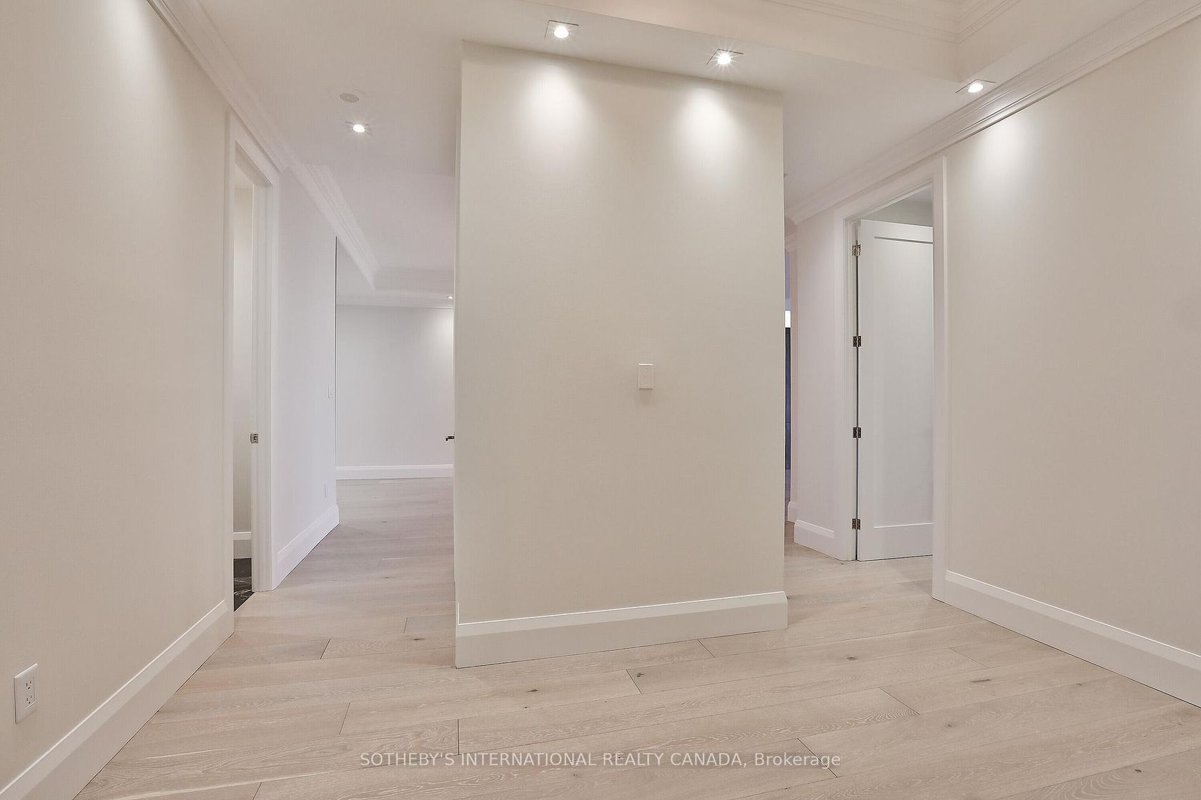 1101 - 99 Avenue Road, Annex, Toronto 
