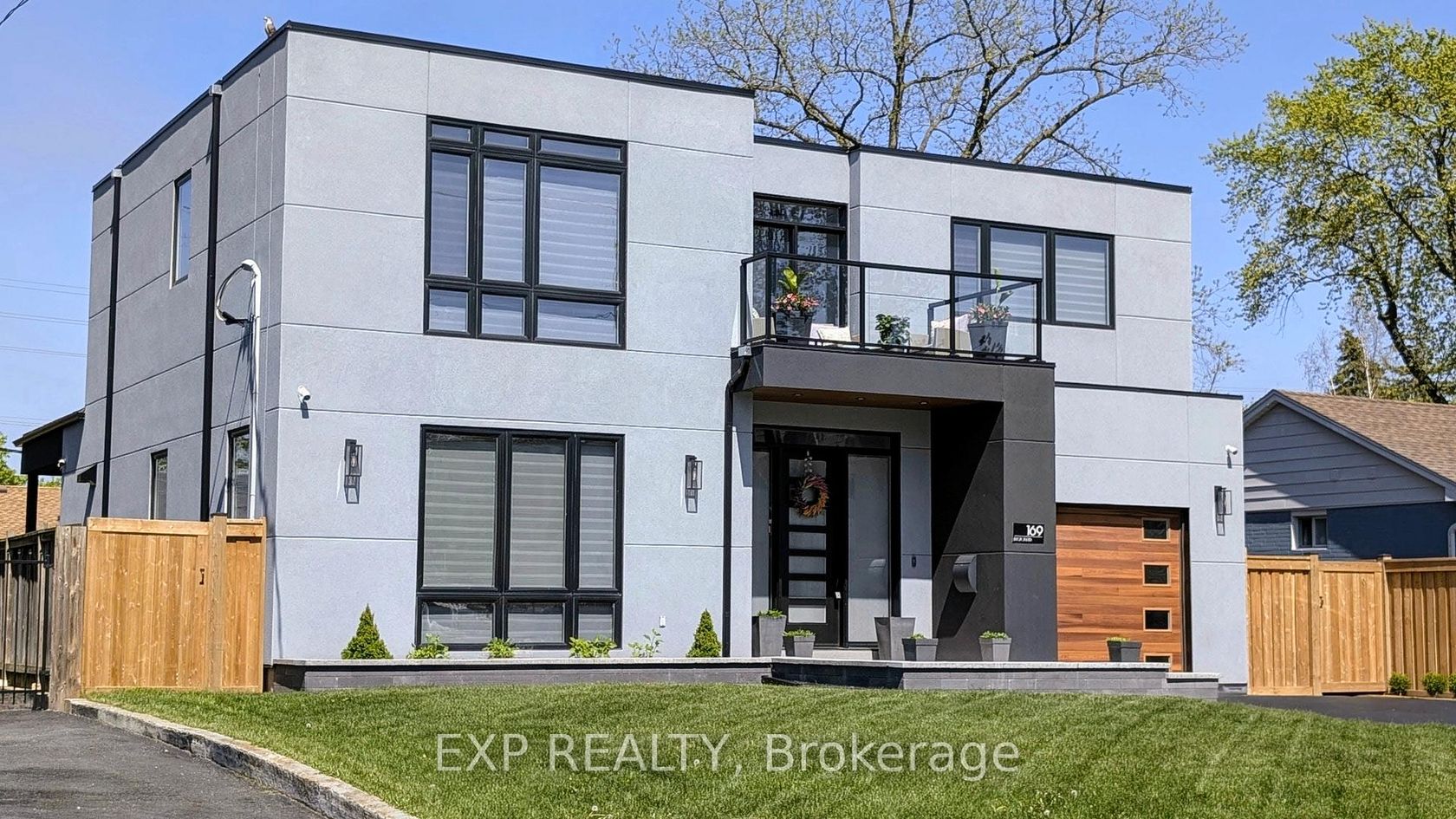 169 Euston Road, Appleby, Burlington by Loree Meneguzzi Real Estate 169 Euston Road, Appleby, Burlington