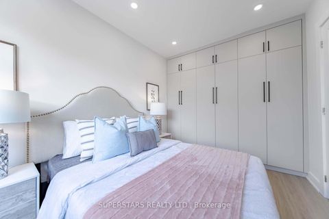 Photo 11 at 14 Pinegrove Avenue, Cliffside, Toronto