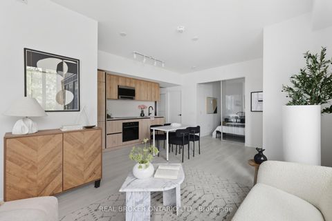 Photo 6 at 207 - 127 Broadway Avenue, Mount Pleasant West, Toronto