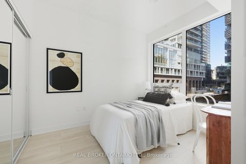 Photo 8 at 207 - 127 Broadway Avenue, Mount Pleasant West, Toronto
