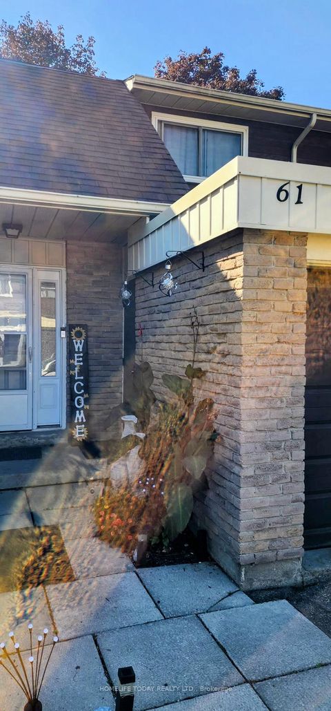 Photo 2 at 61 - 341 Military Trail, Morningside, Toronto
