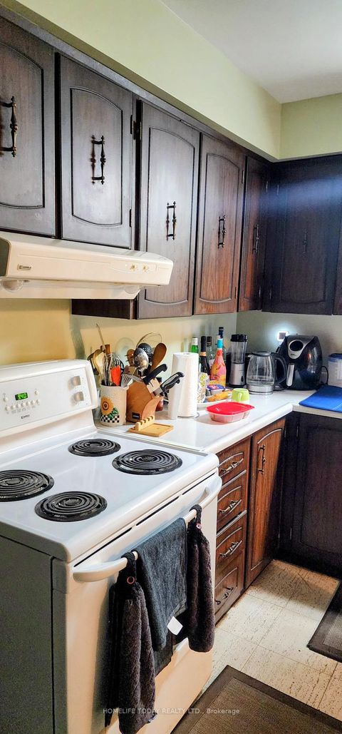 Photo 4 at 61 - 341 Military Trail, Morningside, Toronto