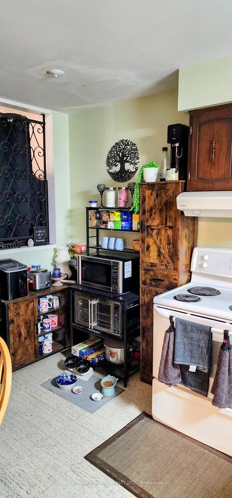 Photo 6 at 61 - 341 Military Trail, Morningside, Toronto