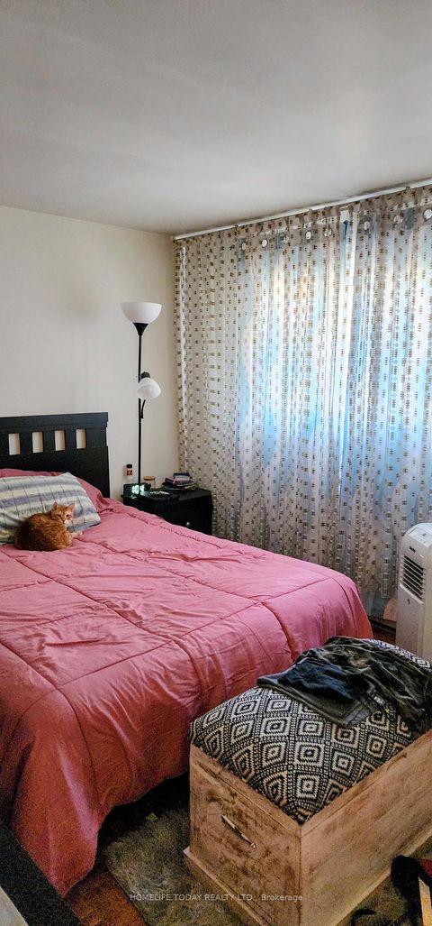 Photo 9 at 61 - 341 Military Trail, Morningside, Toronto