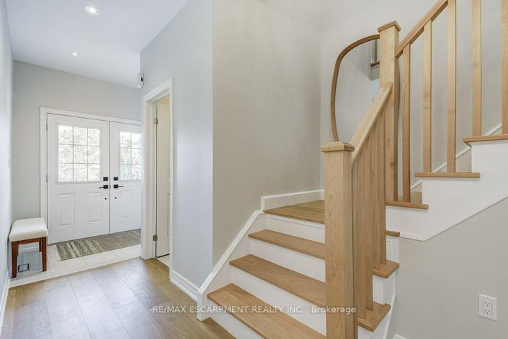 Photo 3 at 195 Painter Terrace, Waterdown, Hamilton