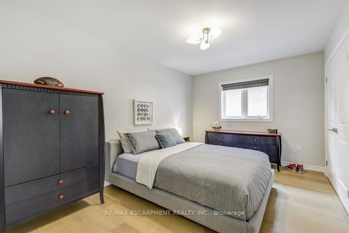 Photo 20 at 195 Painter Terrace, Waterdown, Hamilton