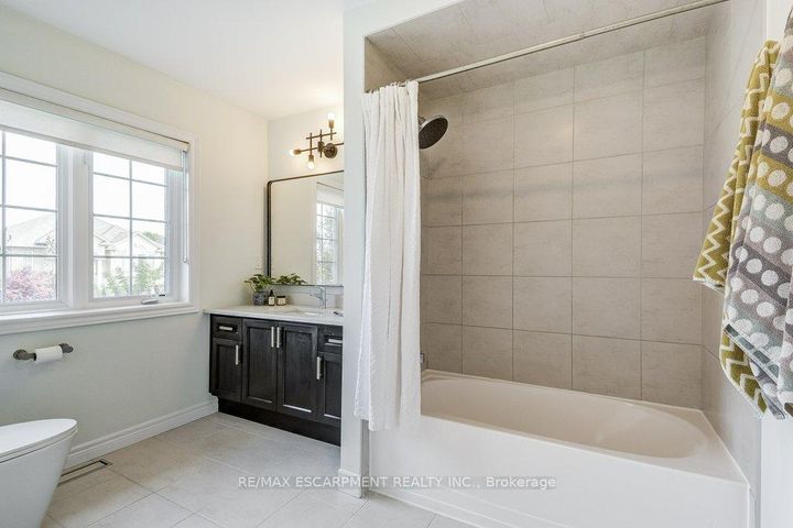 Photo 25 at 195 Painter Terrace, Waterdown, Hamilton