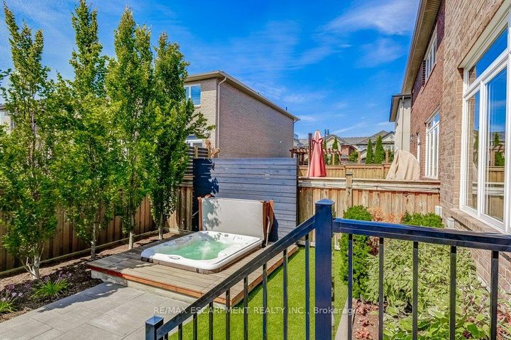 Photo 31 at 195 Painter Terrace, Waterdown, Hamilton