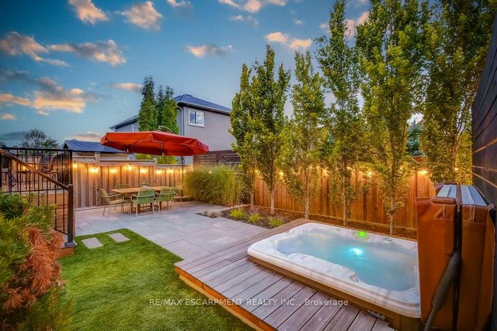 Photo 35 at 195 Painter Terrace, Waterdown, Hamilton