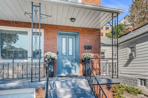 Photo 3 at 71 Warren Crescent, Lambton Baby Point, Toronto