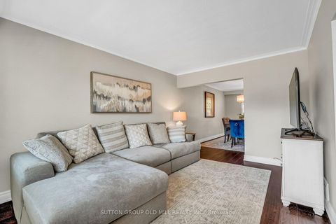 Photo 6 at 71 Warren Crescent, Lambton Baby Point, Toronto