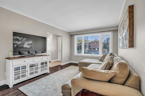 Photo 8 at 71 Warren Crescent, Lambton Baby Point, Toronto