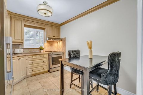 Photo 13 at 71 Warren Crescent, Lambton Baby Point, Toronto