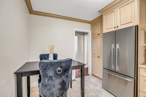 Photo 14 at 71 Warren Crescent, Lambton Baby Point, Toronto