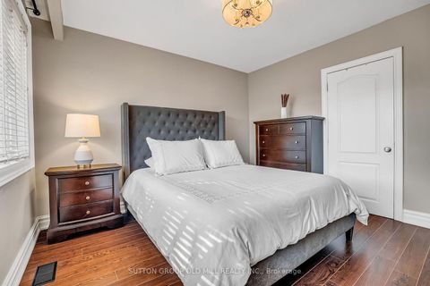 Photo 22 at 71 Warren Crescent, Lambton Baby Point, Toronto