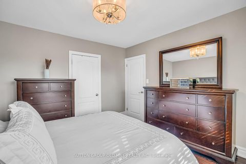 Photo 23 at 71 Warren Crescent, Lambton Baby Point, Toronto