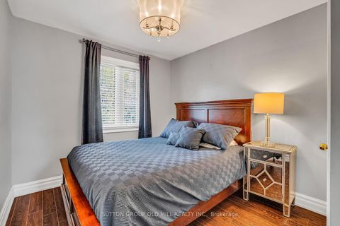 Photo 28 at 71 Warren Crescent, Lambton Baby Point, Toronto