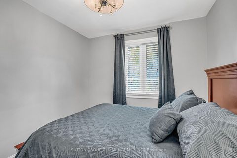 Photo 30 at 71 Warren Crescent, Lambton Baby Point, Toronto