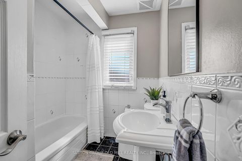 Photo 31 at 71 Warren Crescent, Lambton Baby Point, Toronto
