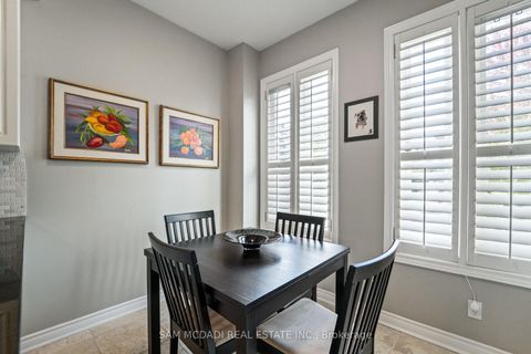 Photo 4 at 1 - 195 Grand Avenue, Queensway, Toronto Photo 4 at 1 - 195 Grand Avenue, Queensway, Toronto