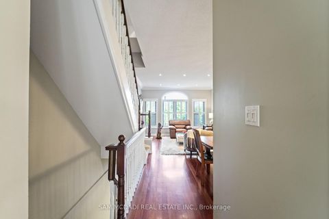 Photo 7 at 1 - 195 Grand Avenue, Queensway, Toronto