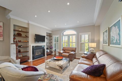 Photo 11 at 1 - 195 Grand Avenue, Queensway, Toronto
