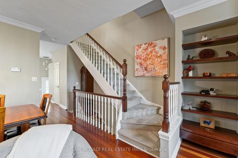 Photo 13 at 1 - 195 Grand Avenue, Queensway, Toronto