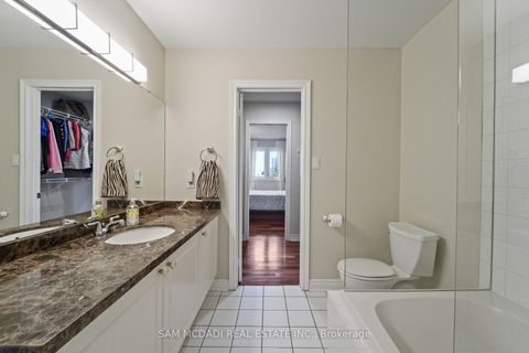 Photo 18 at 1 - 195 Grand Avenue, Queensway, Toronto